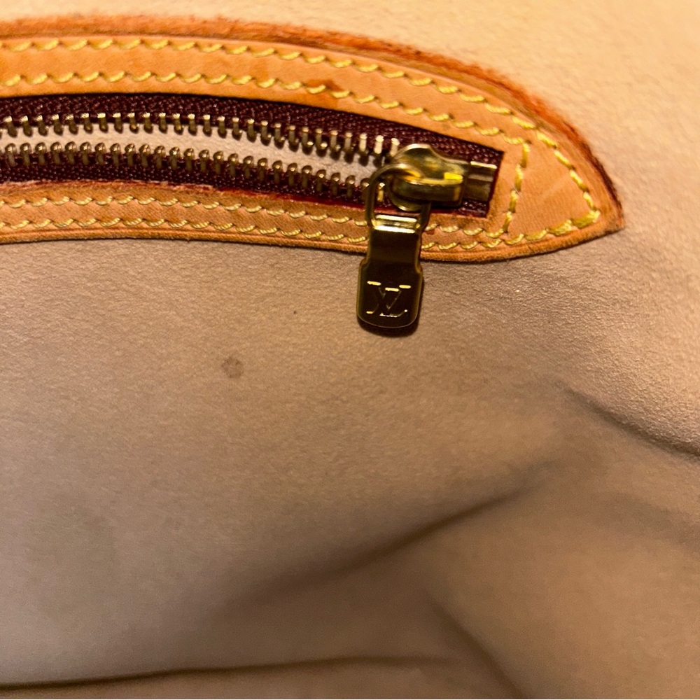 Authentic 🥰Louis Vuitton Monogram Baylone totes - Picture 10 of 16
